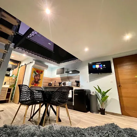 Capsule Safari - Jacuzzi - Nintendo Switch - Netflix & Home Cinema - Pouf Geant - Filet Suspendu Douai Exterior photo