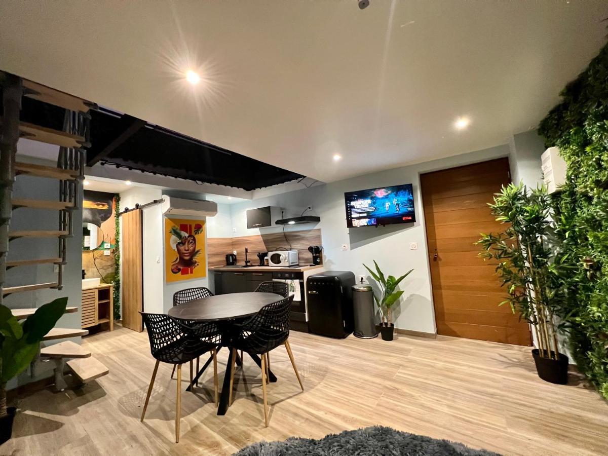 Apartment Capsule Safari - Jacuzzi - Nintendo Switch - Netflix & Cinema - Pouf Geant - Filet Suspendu *