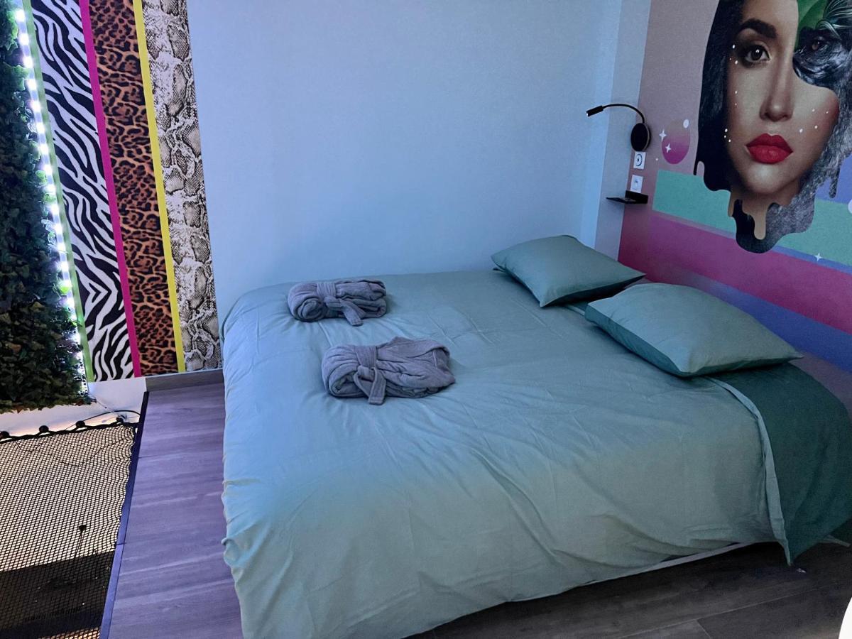 Apartment Capsule Safari - Jacuzzi - Nintendo Switch - Netflix & Cinema - Pouf Geant - Filet Suspendu *