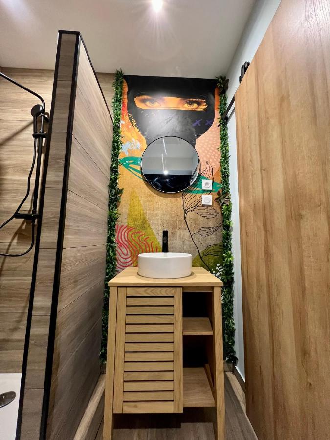 Capsule Safari - Jacuzzi - Nintendo Switch - Netflix & Cinema - Pouf Geant - Filet Suspendu