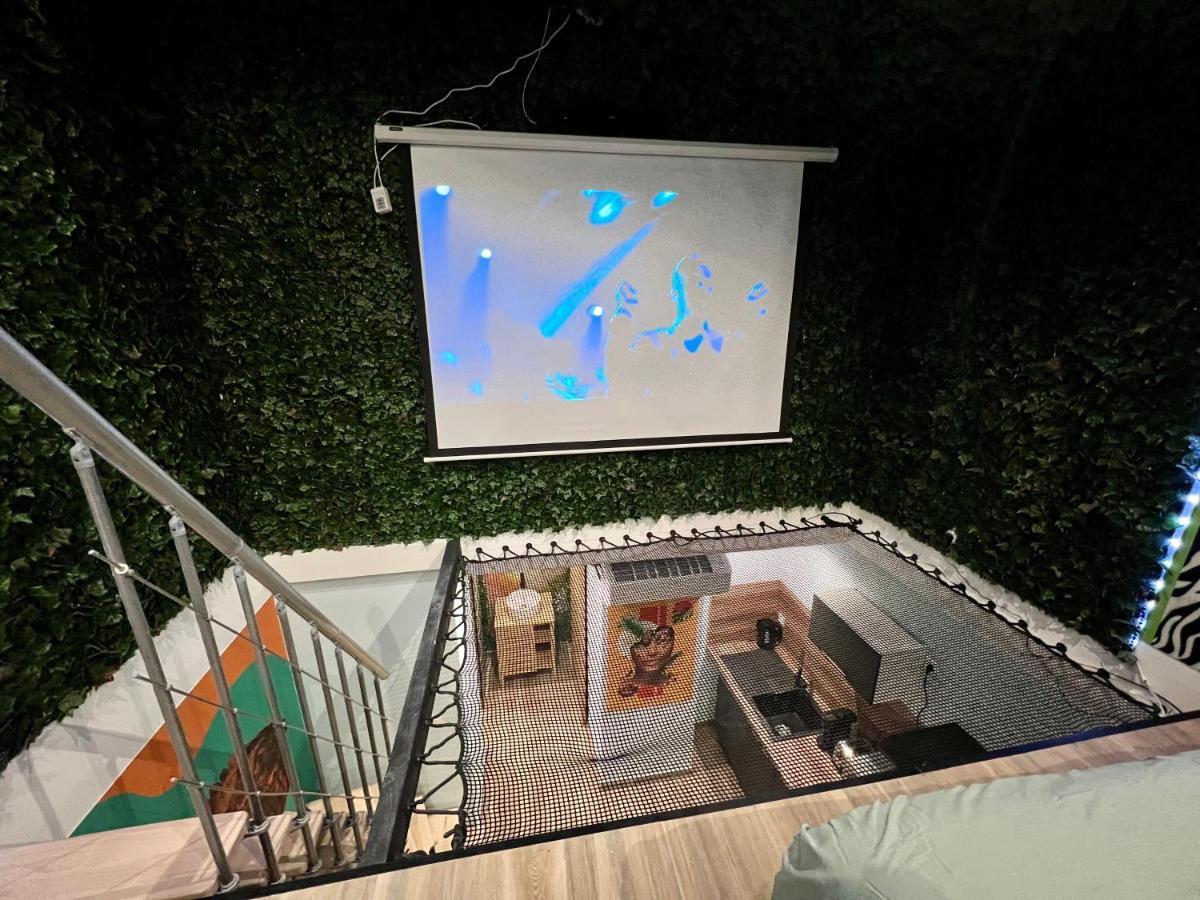 Capsule Safari - Jacuzzi - Nintendo Switch - Netflix & Cinema - Pouf Geant - Filet Suspendu Apartment Douai