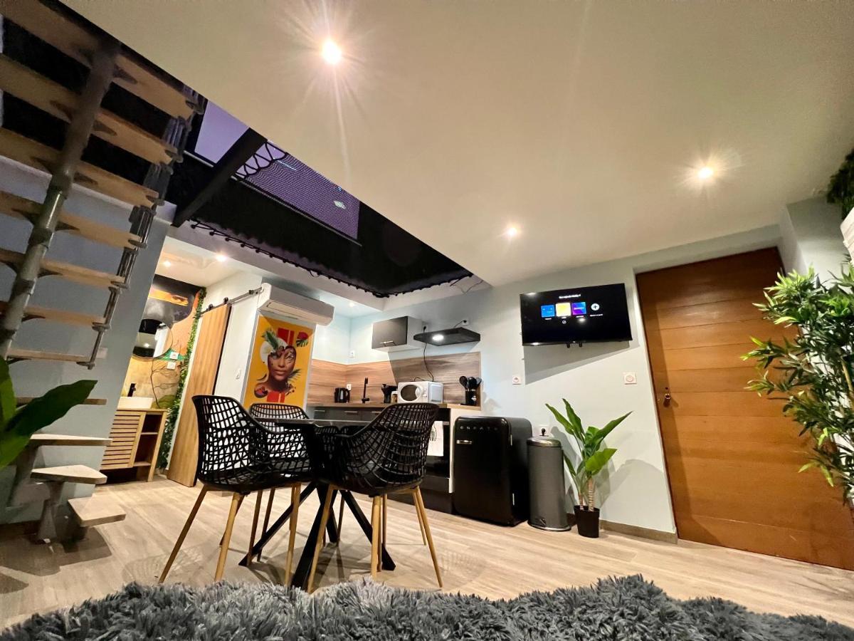 Capsule Safari - Jacuzzi - Nintendo Switch - Netflix & Cinema - Pouf Geant - Filet Suspendu